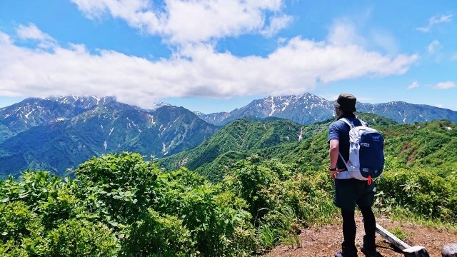 定年：イメージ　登山