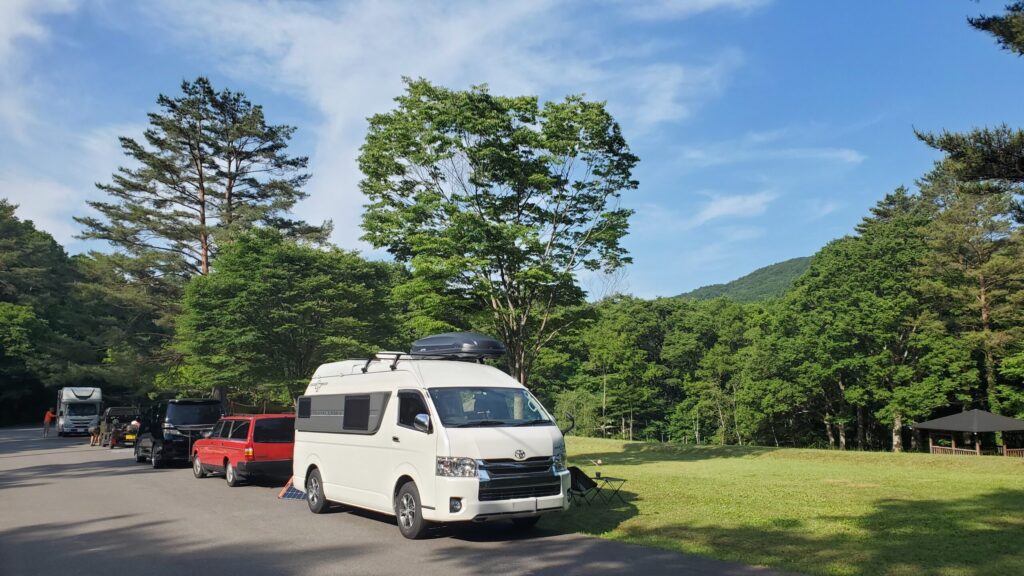 車中泊：キャンプ場での朝